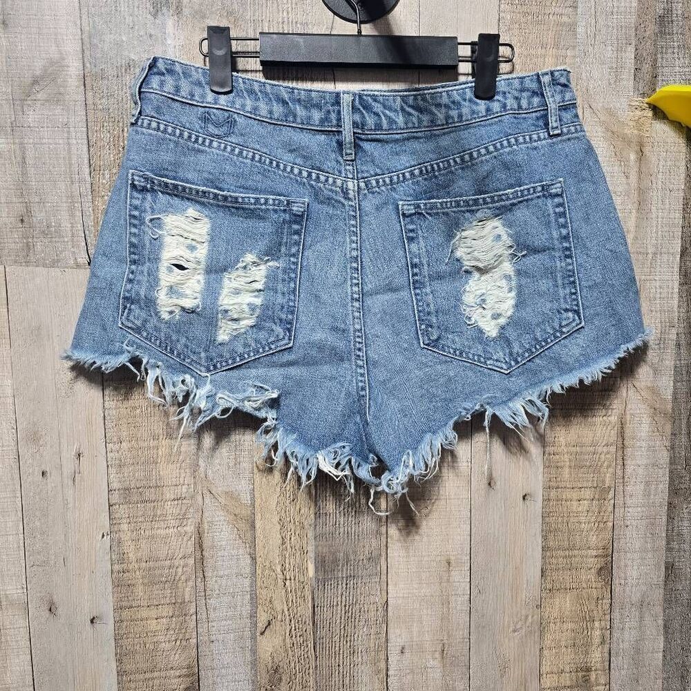 Show Me Your Mumu Wyoming High Waisted Distressed Denim Jean Shorts 31 - Picture 3 of 6